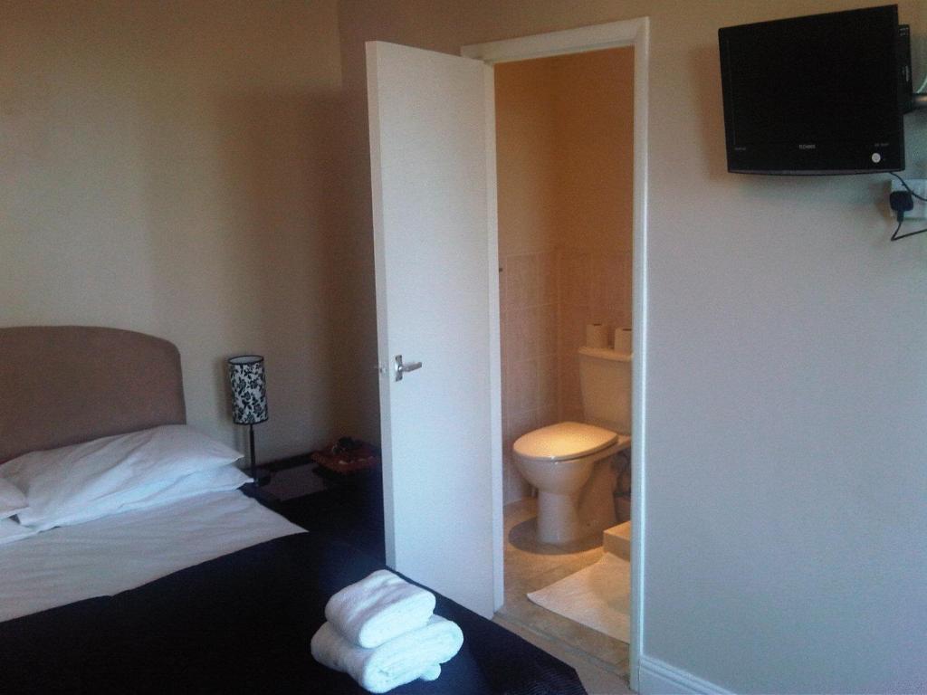 The Moorings Hotel Sevenoaks Room photo